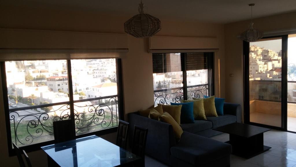 Cozy Dair Ghbar Apartment Amman Exterior foto