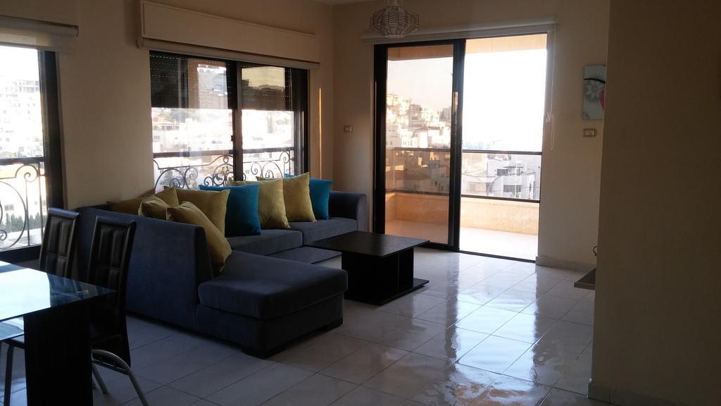 Cozy Dair Ghbar Apartment Amman Exterior foto