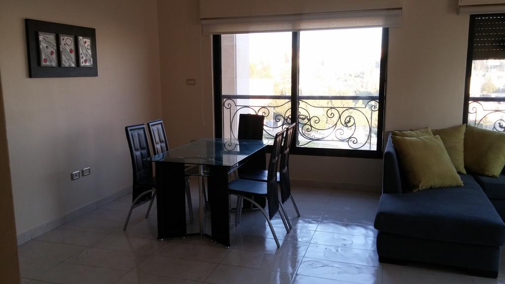 Cozy Dair Ghbar Apartment Amman Exterior foto