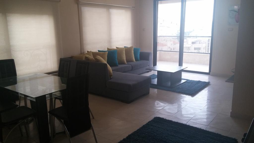 Cozy Dair Ghbar Apartment Amman Exterior foto