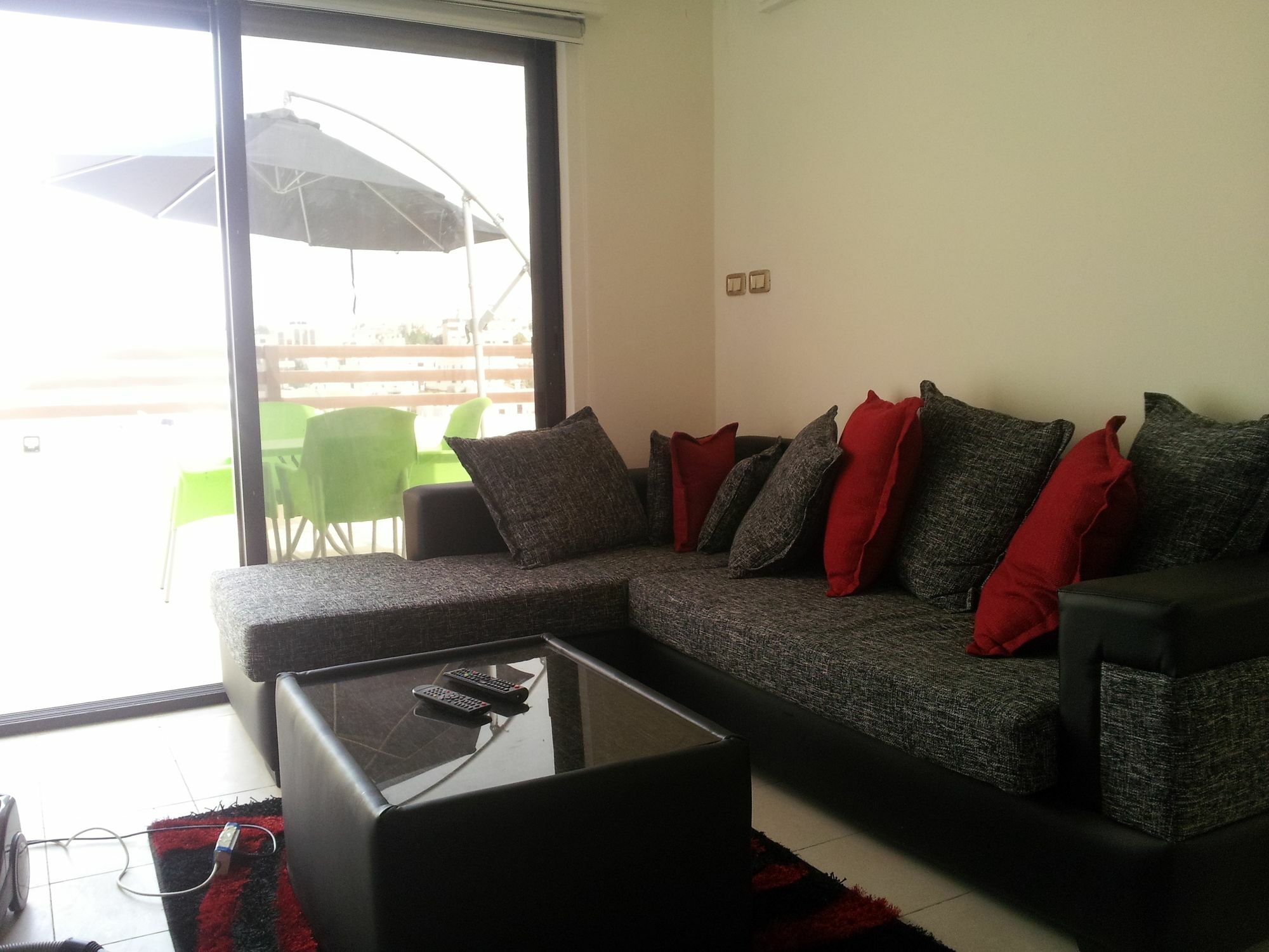 Cozy Dair Ghbar Apartment Amman Exterior foto